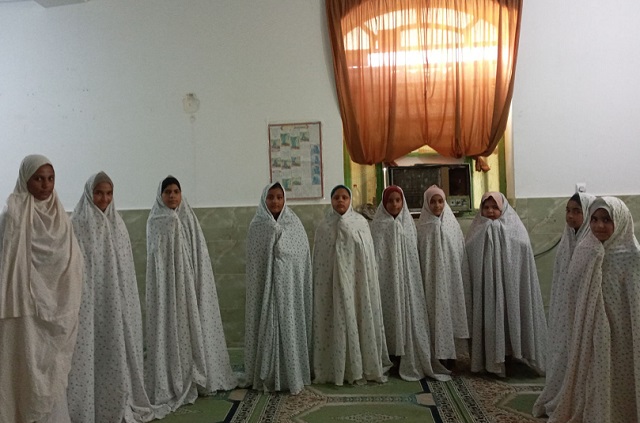 تمرين گروه سرود بنات الزهرا(س) کانون بهار ولايت در مسجد سيدالشهدا