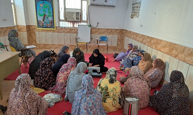 شرکت 30 نفر از دختران و زنان روستاي تنبانو در کارگاه آموزش خياطي
